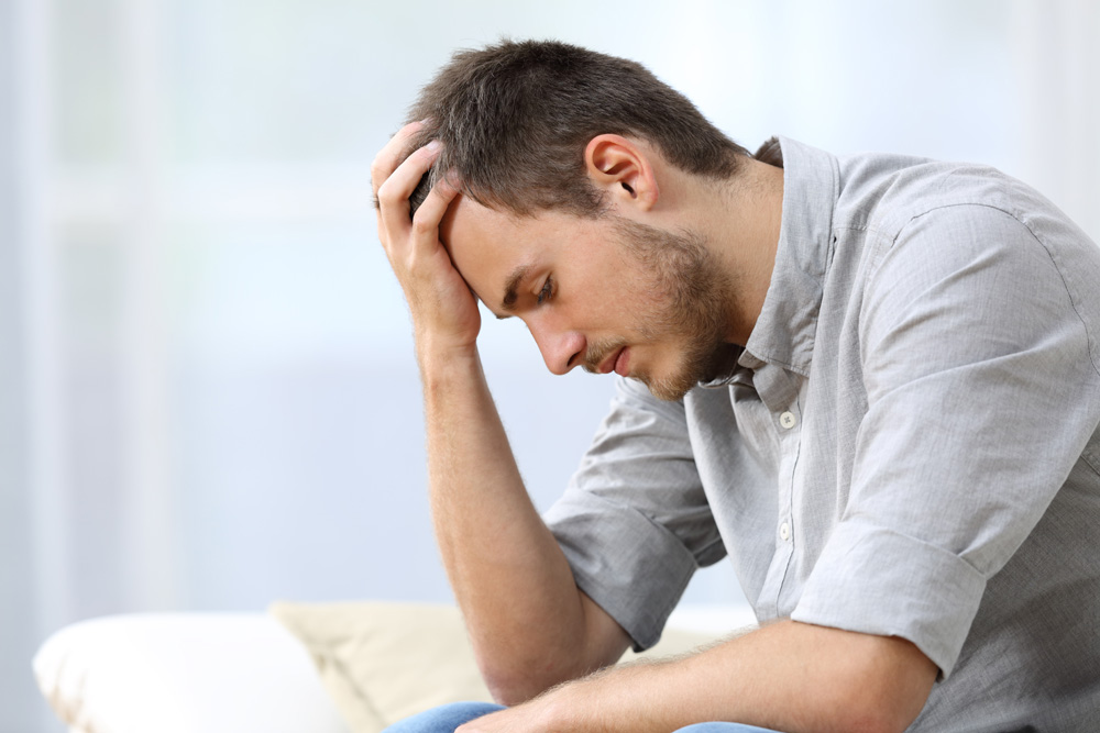 Signs your blood sugar level are low - sweating, shakiness, dizziness, confusion, weakness, and other symptoms of hypoglycemia
